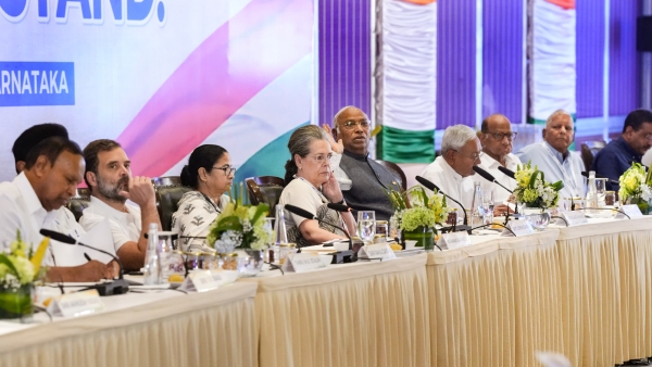 opposition party meeting