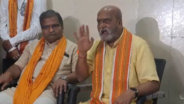 Pramod Muthalik reaction on Jain muni murder case