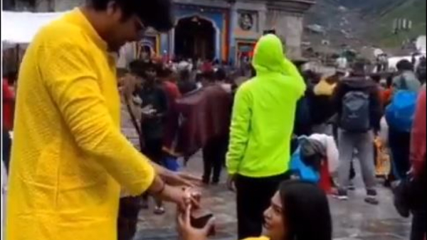Proposal video at Kedarnath