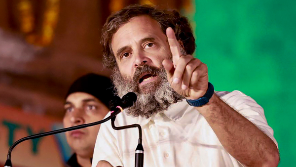 Rahul Gandhi undergoing Ayurvedic treatment for a knee related problem in Kerala Rahul Gandhi undergoing Ayurvedic treatment for a knee related problem in Kerala