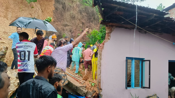 Good rains in various parts of Karnataka: Drowned trees