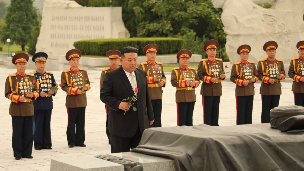 russian-defence-minister-visits-north-korea