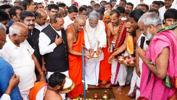 Siddaramaiah criticizes HD Kumaraswamy for not agreeing with the caste census report