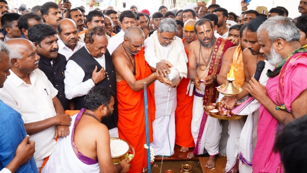 Siddaramaiah criticizes HD Kumaraswamy for not agreeing with the caste census report