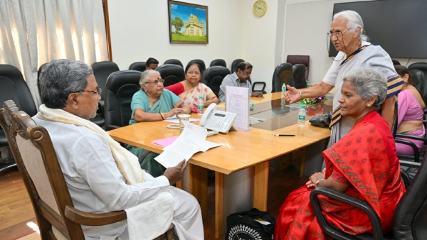 Women Writers association appeals to CM Siddaramaiah to give grants for literary activities Women Writers association appeals to CM Siddaramaiah to give grants for literary activities
