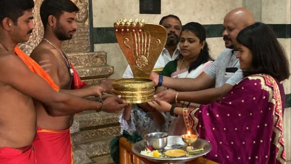 Siddaramaiah Fan Donate God Idol