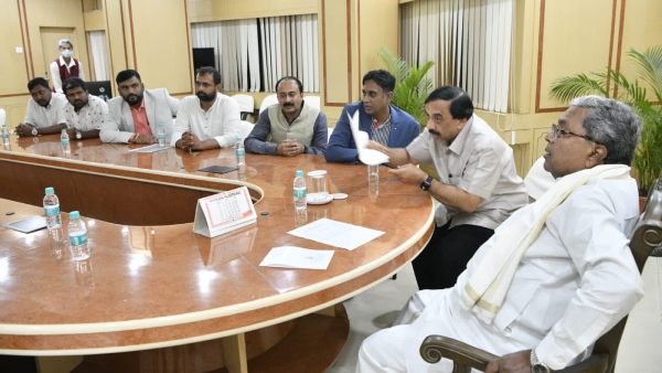 Siddaramaiah instructs MLAs to wait for grant release 