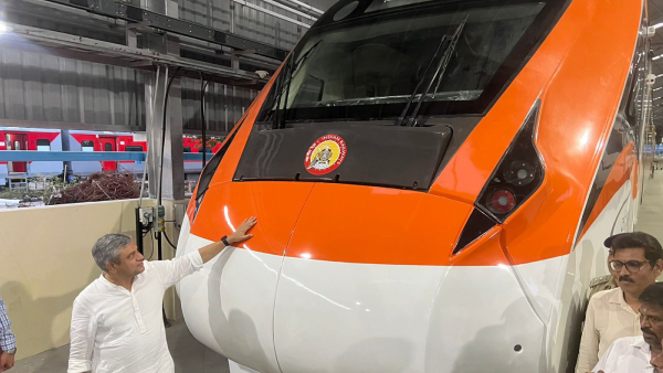 Sleeper and Metro Variants of Vandebharat