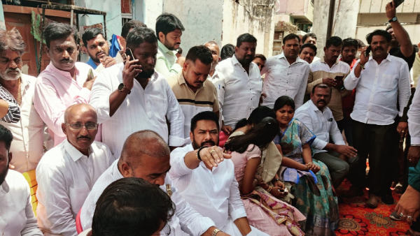 T.Narasipura accident: 2 lakh cheque disbursement to families of those who died in accident T.Narasipura accident: 2 lakh cheque disbursement to families of those who died in accident