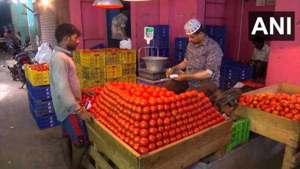 Tomato price reached ₹200 in North India - further increase is likely due to heavy rains