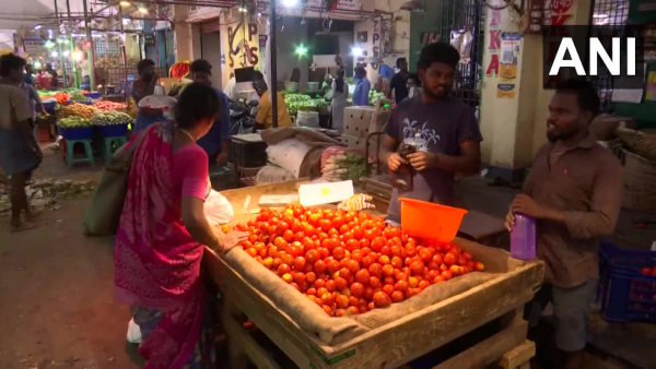Tomato price reached ₹200 in North India - further increase is likely due to heavy rains