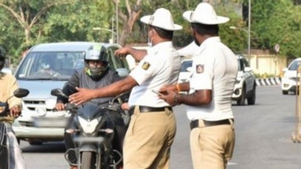 4 crore RS Traffic Violation Fines Collected In Dharwad