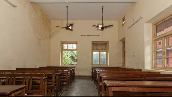 Uttar Pradesh: Master sleeping naked in front of students- Video viral