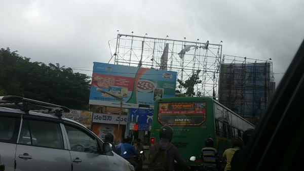 Karnataka HC Takes Strict Action Against BBMP and State Govt Over Unauthorised Banners in Bengaluru