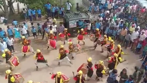A Grand Farewell To The Teacher Of A Government School In Kuruvalli 