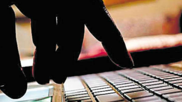 honey-trapped-extorted-of-rs-82-lakh