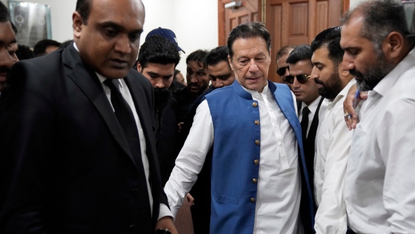 Pak medias said that Election Commission of Pakistan disqualifies former PM Imran Khan for 5 years