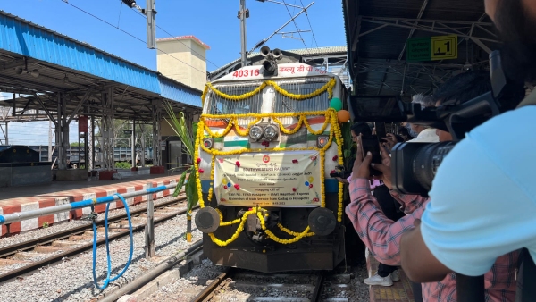 inaugural-run-of-hosapete-mumbai-express