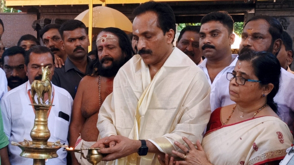 Chairman of ISRO visited Pournamikavu temple and offers prayer after Chandrayaan-3 big success Chairman of ISRO visited Pournamikavu temple and offers prayer after Chandrayaan-3 big success