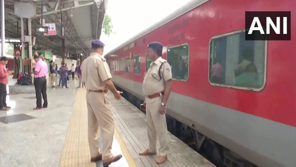 jaipur-mumbai-express-train