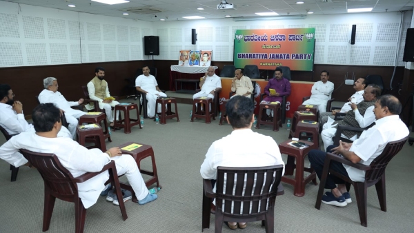 karnataka-bjp-swings-into-action