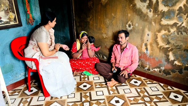 Lakshmi Hebbalkar Condolences To The Family Of The Deceased Farmer Couple Lakshmi Hebbalkar Condolences To The Family Of The Deceased Farmer Couple