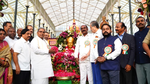 CM Siddaramaiah inaugurated flower show of Lalbagh 