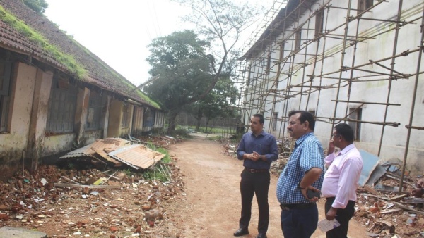 Kodagu DC Venkat Raja Inspects Renovation Work Of Madikeri Fort Kodagu DC Venkat Raja Inspects Renovation Work Of Madikeri Fort