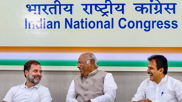 AICC forms Congress Working Committee and releases list of 39 members 