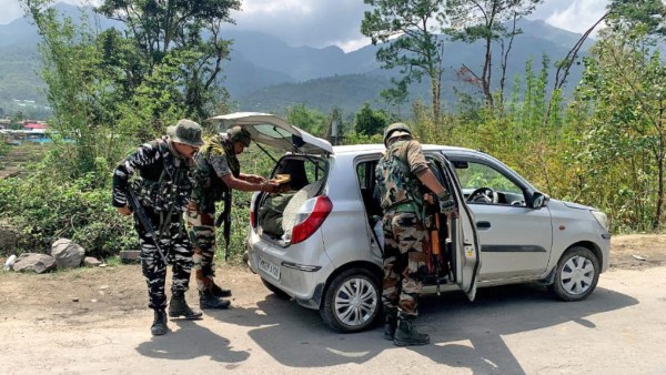 Manipur violence: 17 Injured In Clashes Between Protesters, Security Forces In Bishnupur