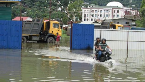 Manipur violence: Heavy rains cause landslides in violence-hit Manipur: Supply of essentials disrupted!