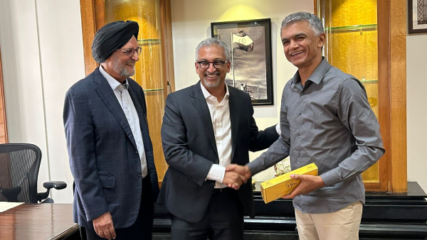 Minister krishna Byregowda Meeting With Singapore Businessman 