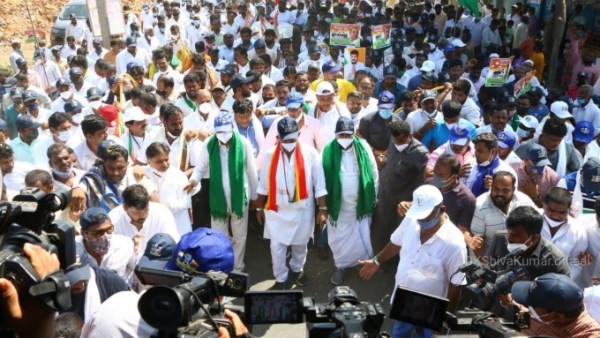 Karnataka Govt Withdrawn The Covid Norms Violation Case During Mekedatu Padayatra