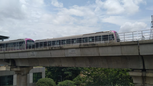 Namma metro passengers are advised to use headphones while listening to music while travelling