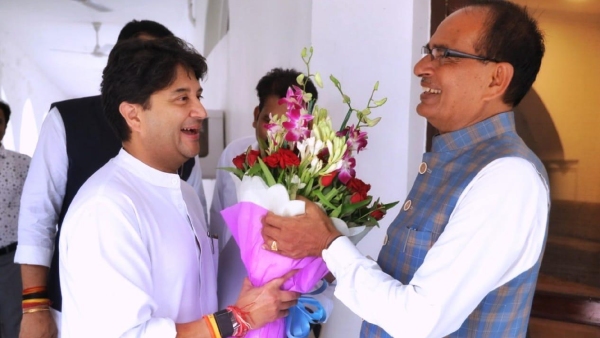 Madhya Pradesh BJP leader joined Congress with 1200 cars and 5000 followers