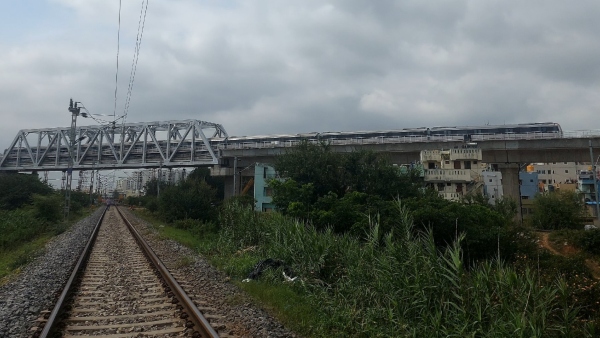 Byappanahalli- KR Pura Metro: BMRCL Conduct Load Testing of Open Web Girder at Benniganahalli