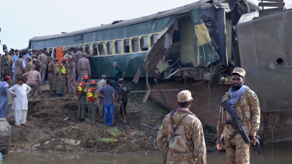Pakistan Train Accident death toll raised to 30