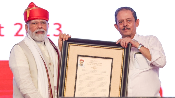 Pune: PM Modi holds candid conversation with NCP Leader Sharad Pawar