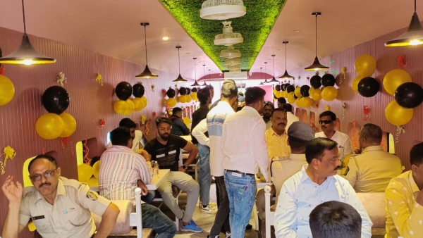 Old train coaches converted into delicious restaurants in nashik 