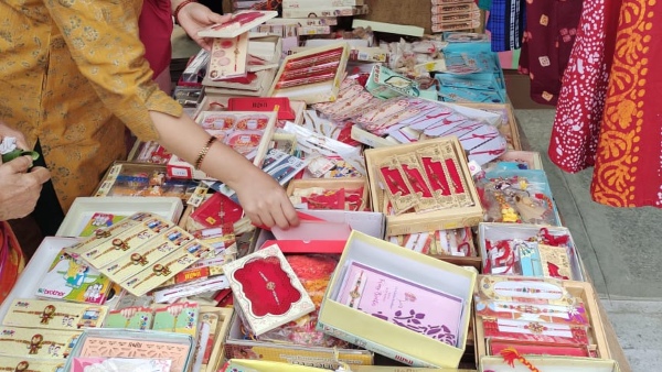 Raksha Bandhan 2023: Women gather to buy various rakhis in the market Raksha Bandhan 2023: Women gather to buy various rakhis in the market