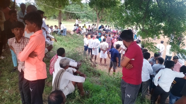 A Mother Killed Her Children And Commits Suicide At Raichur