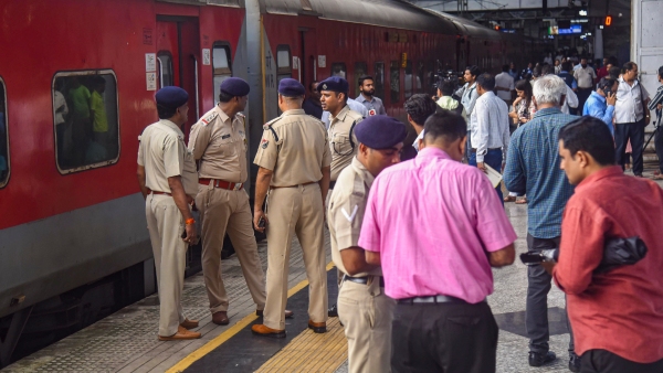 Man Killed By Shooting By RPF Personnel Karnataka Govt Announced Compensation 