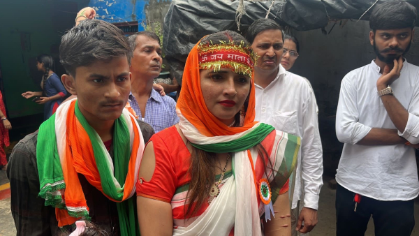 seema-haider-celebrated-by-hoisting-the-indian-flag