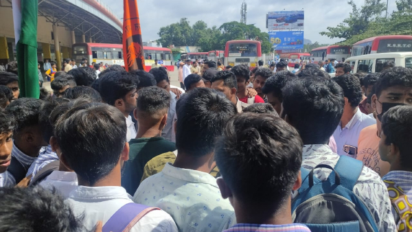 students-protest-against-government-shakthi-scheme