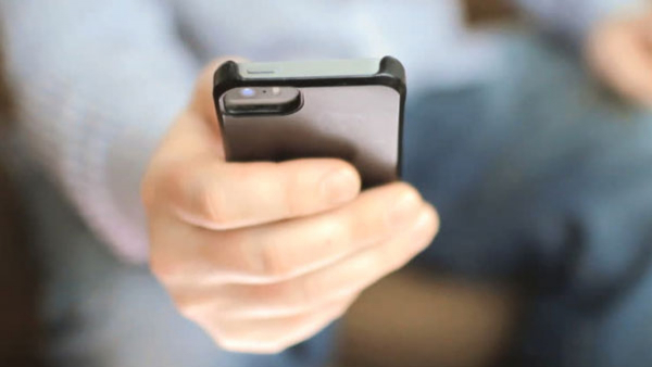 teachers-cant-bring-mobile-phones-to-classes