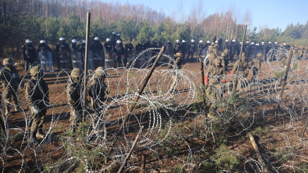 tension-raised-in-between-poland-belarus