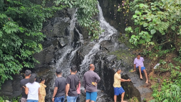 tourist-riots-continue-near-charmadi-ghat