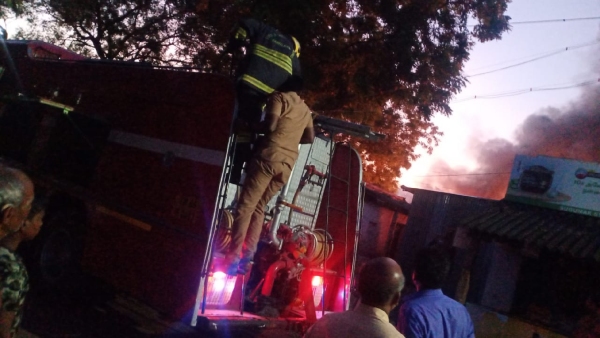 Lucknow-Rameswaram tourist train caught fire in Madurai in the wee hours, two killed Lucknow-Rameswaram tourist train caught fire in Madurai in the wee hours, two killed