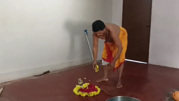 Naga Panchami 2023: Govardhana Bhatt Worship Alive Snake On Festival In Kapu