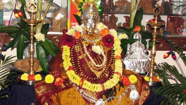 CM Siddaramaiah Government Gift For Women In Varamahalakshmi Festival 